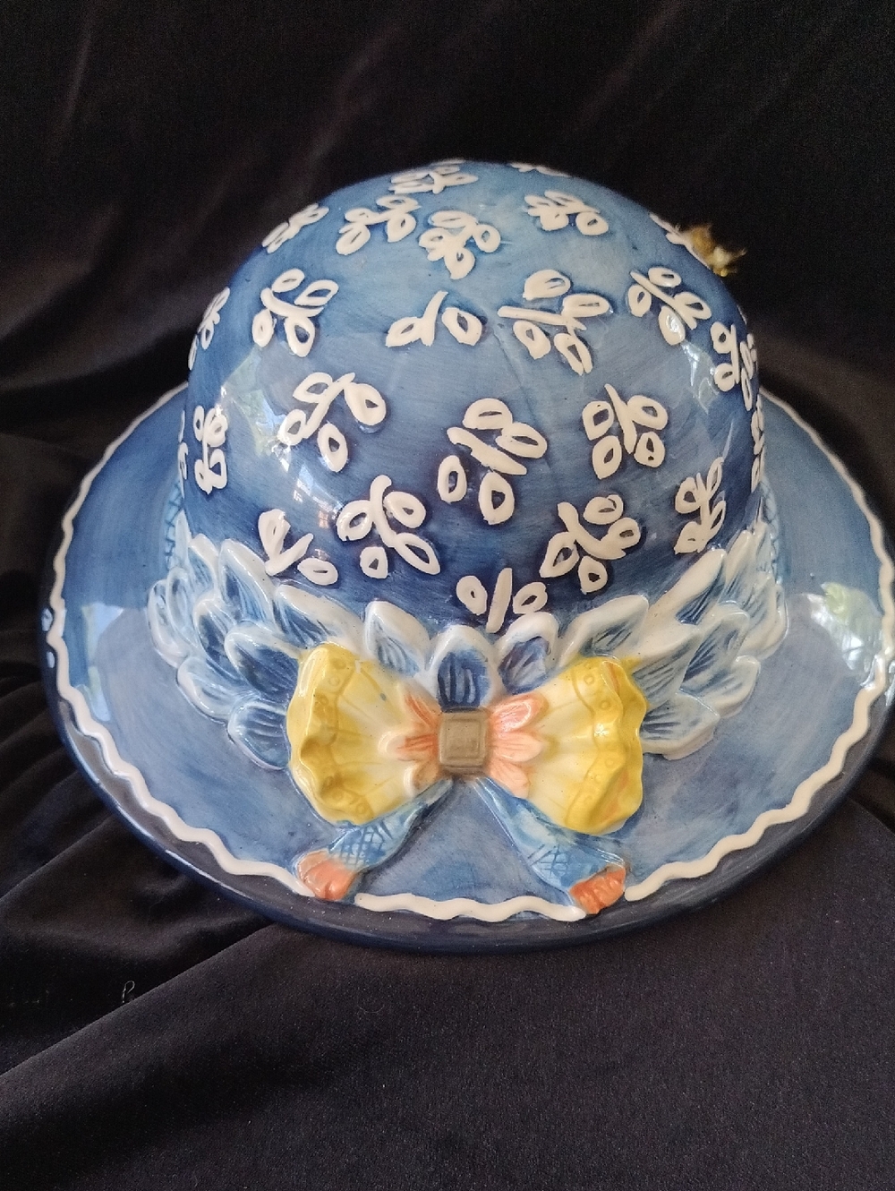 Ceramic Wall Bonnet